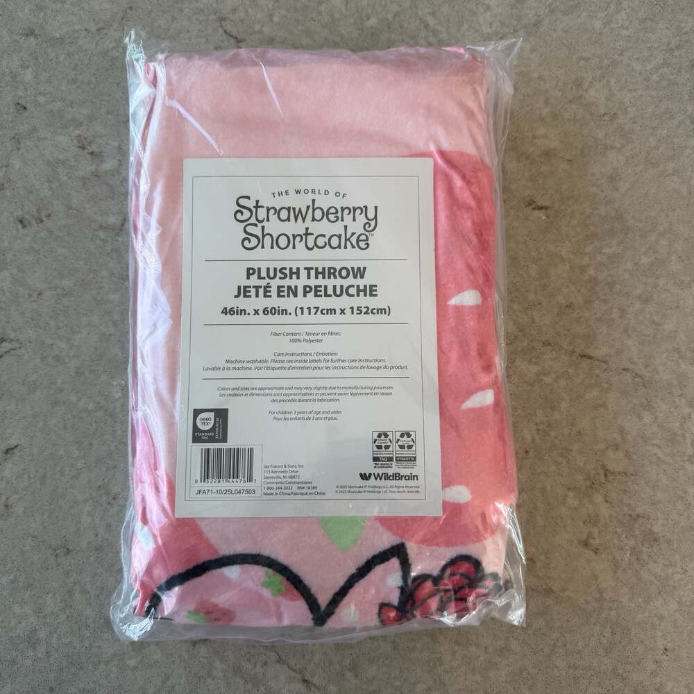 Strawberry Shortcake Plush Throw Blanket 46x60 New in Package